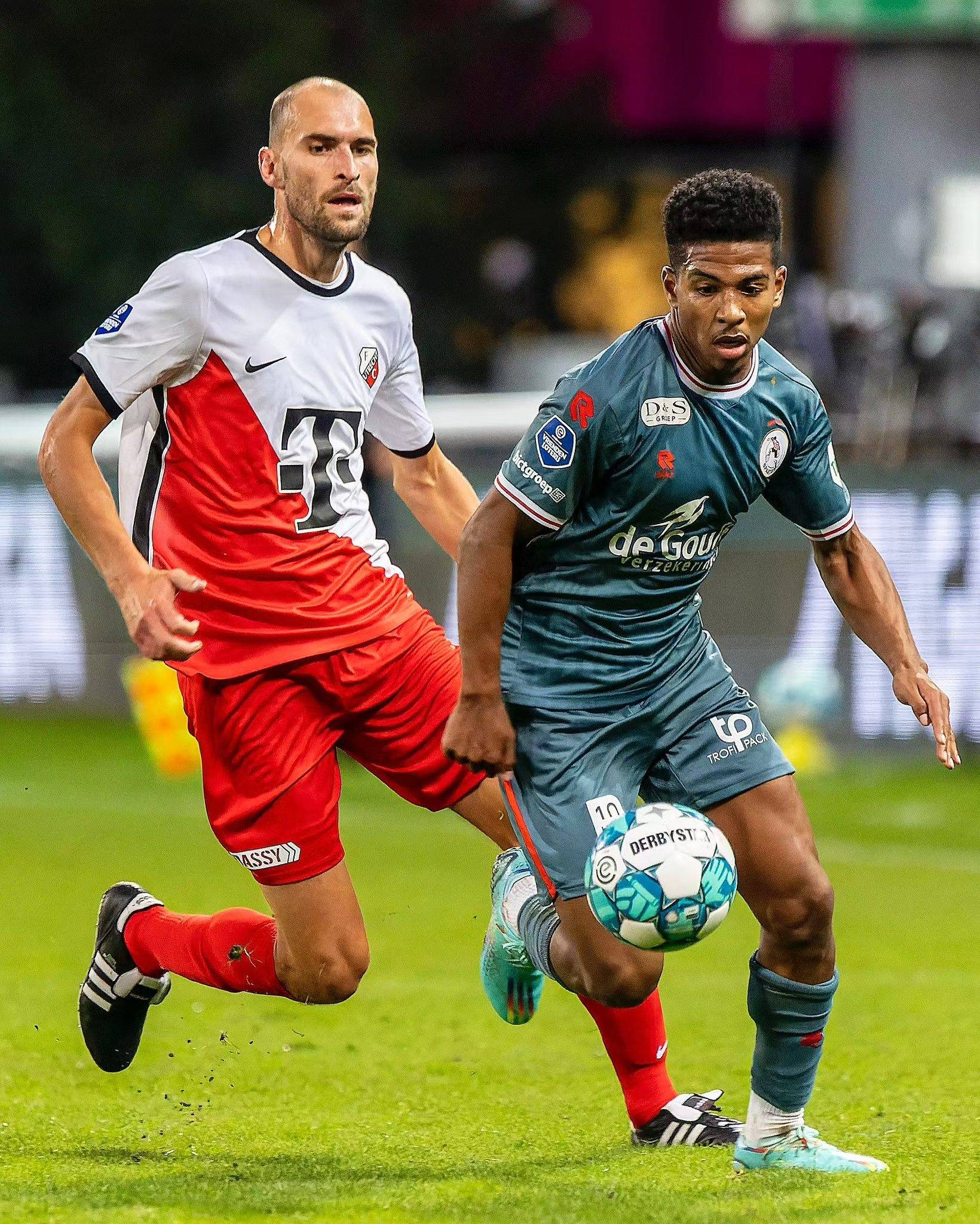 它与传统的 它与传统的