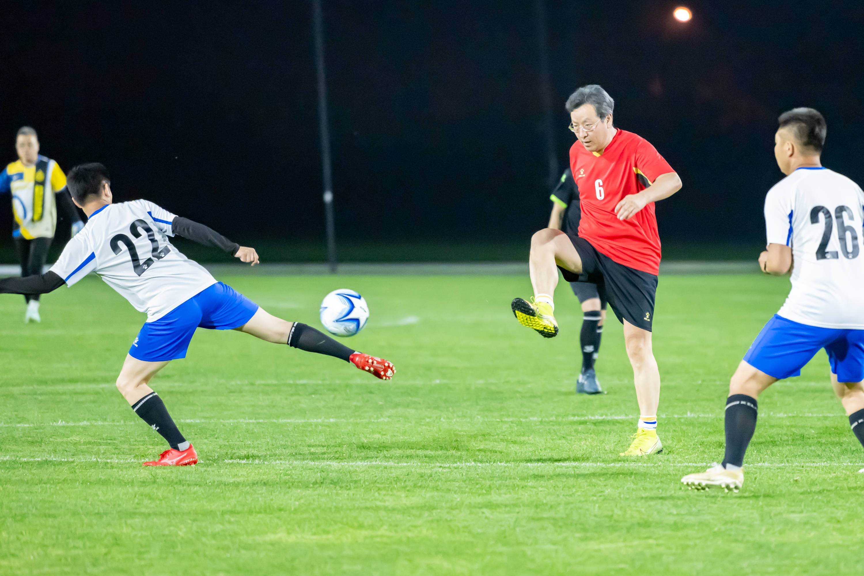 詹姆斯与森 詹姆斯与森