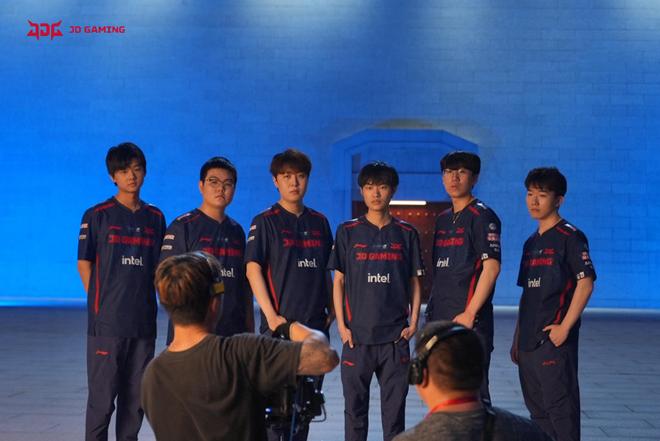 位居联赛前 位居联赛前